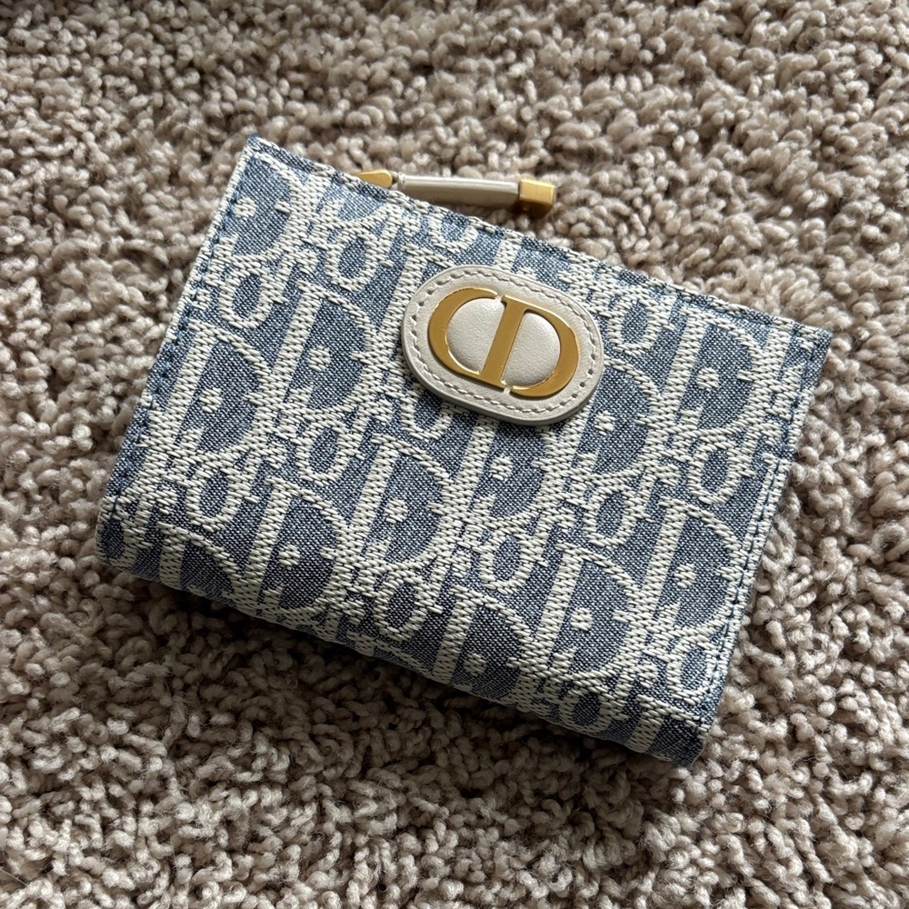 Christian Dior 30 Montaigne Dahlia Wallet